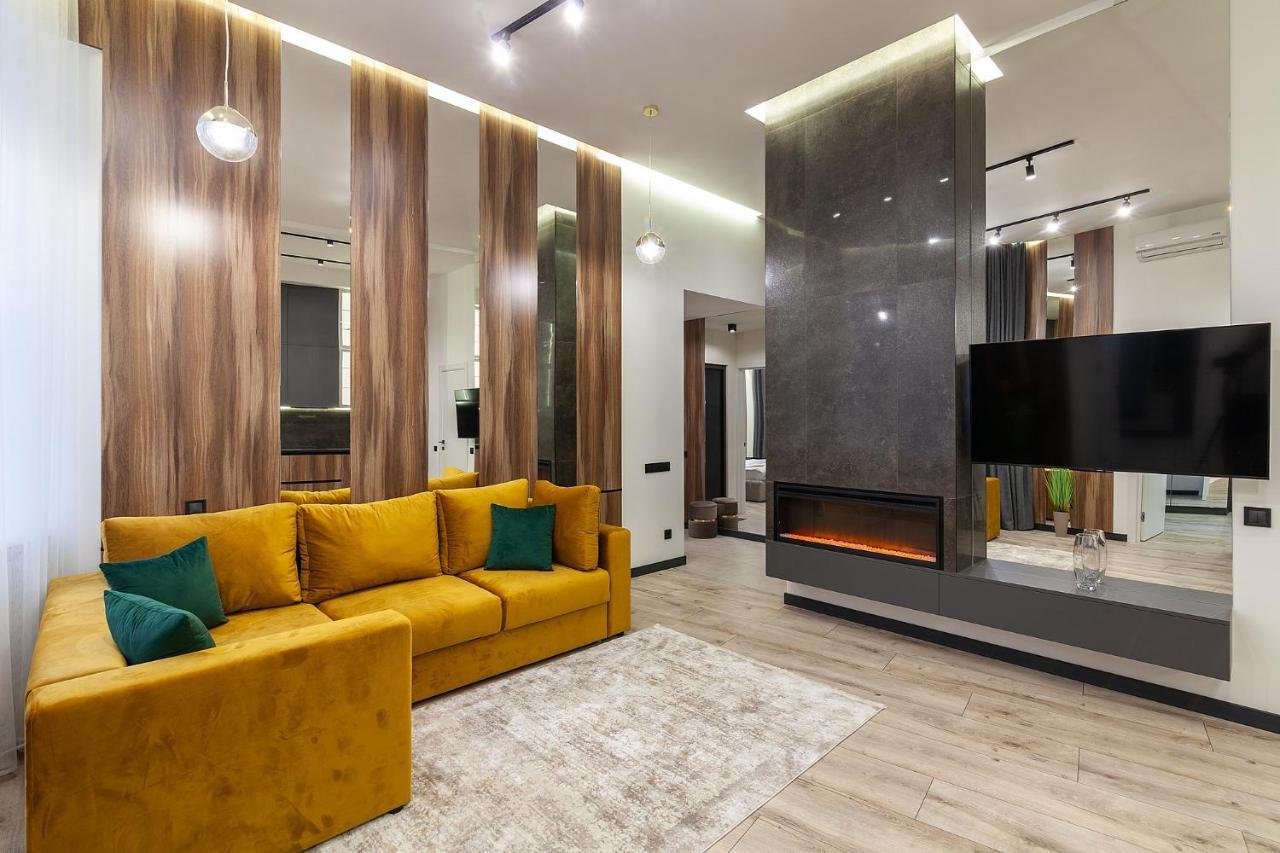 Royal Apartment On Leontovicha 7/2 Lviv Exterior photo