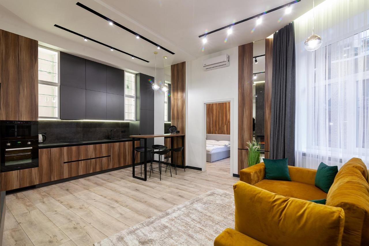 Royal Apartment On Leontovicha 7/2 Lviv Exterior photo